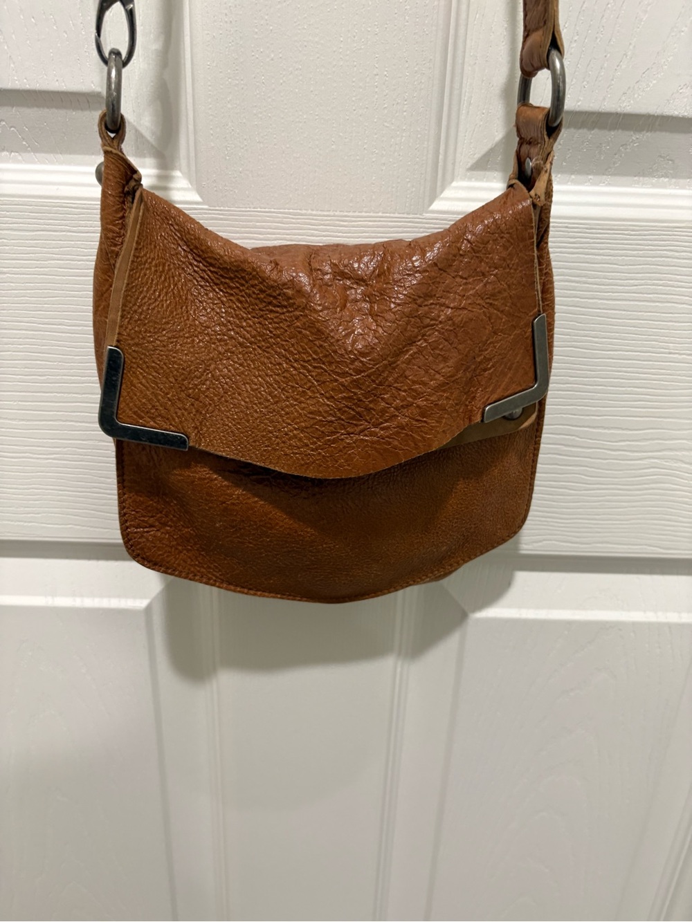 REVEL NEW YORK Classic Brown Leather Crossbody Bag - Stylish Everyday Carry